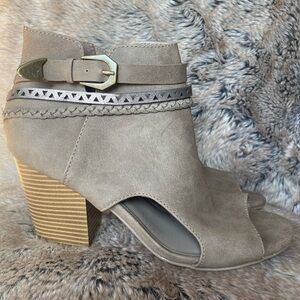 Maurices Western Open Toe Booties Size 10 Taupe Block Heel